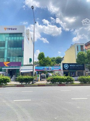 bán nhà mt đường cộng hòa quận tân bình. hđt 310tr/th- gần nhà ga t3, sân bay. gía bán 285 tỷ