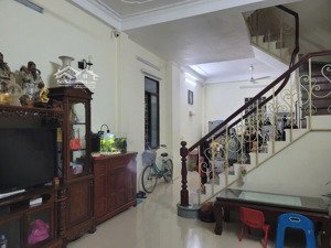 cho thuê nhà phân lô lê văn thiêm - nguyễn huy tưởng - thanh xuân.
diện tích: 55m x 5 tầng.