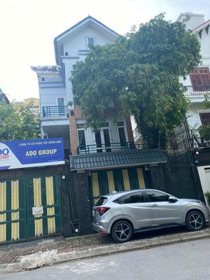 cho thuê biệt thự kđt mễ trì thượng, nam từ liêm, ở làm văn phòng. dt 150m2, 4 tầng. giá 35 tr(thg)