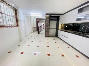 BÁN NHÀ MẶT NGÕ 1395 GIẢI PHÓNG, LÔ GÓC, NGÕ THÔNG Ô TÔ VÀO NHÀ, 46M2 X 5TẦNG, SỔ VUÔNG