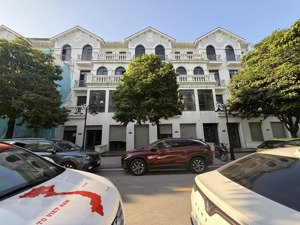 liền kề kinh doanh 5 tầng trục thông ra hồ khu sao biển 1, vinhomes ocean park gia lâm