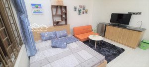 căn hộ dịch vụ đầy đủ nội thất mặt tiền hẻm xe hơi 7 chỗ, ngay trung tâm hội chợ triển lãm quận 7