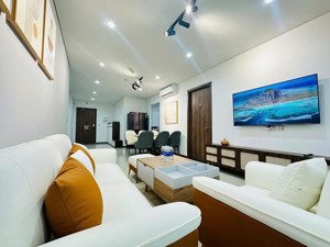 cần cho thuê gấp căn hộ xi grand court. dt: 89m2, 3pn, 2wc. giá 24tr/th. lh: 