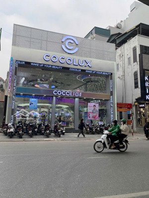 cho thuê nhà mặt phố cầu giấy, hà nội với thiết kế 2 tầng, dtsd: 600m2, mặt tiền: 7,5m, cực hot