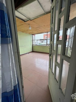 cần cho thuê phòng 40m2, tách bếp, phòng ngủ riêng, cực thoáng rộng