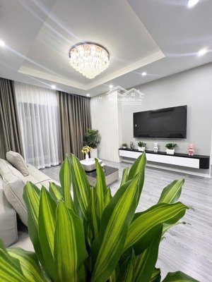 bán gấp căn hộ 3pn green park 105m2 tầng trung ban công view hồ, có sổ đỏ, có slot ôtô, giá 9 tỷ