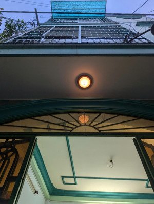 nhà 5.05m dài 4.8m 3 tầng hẻm thông lạc long quân vs lý thường kiệt