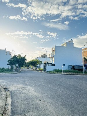 duy nhất 1 lô gói 5 mỹ gia, view công viên, hướng đông nam, đường to 14m, giá chỉ 5 tỷ 750(bao hết)