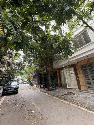 toà văn phòng vip - kêt hợp oqr và kinh doanh - ô tô dừng đỗ ngày đêm - giá tốt không có căn thứ 2