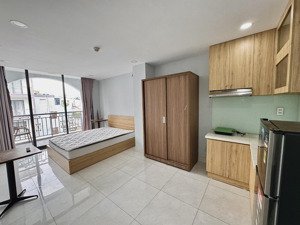 studio ban công full nội thất hầm xe thang máy bảo vệ ngay mặt tiền đường trung tâm bình thạnh