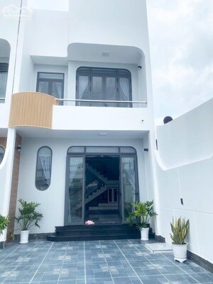 BÁN NHÀ 1 TRỆT 1 LẦU – THỊ TRẤN BẾN LỨC