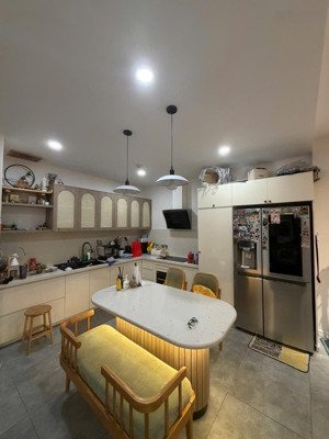 cần bán căn 75m2 rộng rãi thiết kế 2pn/2wc toà golden mansion ngay city gym