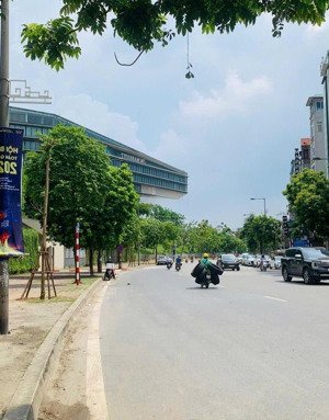 siêu phẩm mễ trì thượng 50m2 5m mặt hàng hiếm khó kiếm. bán đất mễ trì thượng giá chỉ 9. x tỷ