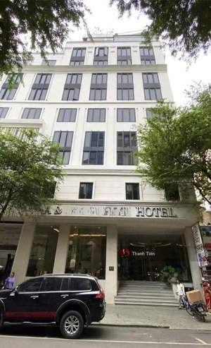 bán khách sạn 7 tầng 21 phòng (12x20m). 250tr/tháng, vị trí vip khu bàu cát - 38 tỷ thương lượng