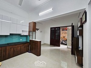 bán nhà ngọc hà, vài phút ra lăng bác, ba gác qua nhà, nội thất full, 20m ra ô tô, sổ cc, 42m2*5t
