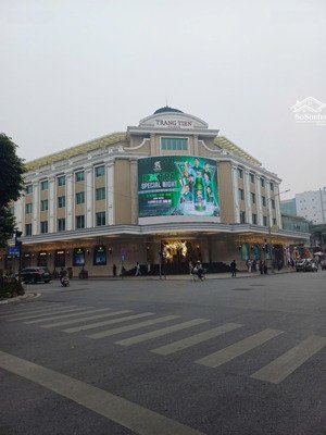 cực hiếm.bán căn hộ chung cư cao cấp 22-24 hàng bài 178m vuông căn góc tầng cao siêu phẩm cao cấp.