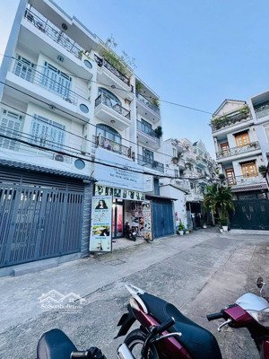 nhà hxh sát mặt tiền thống nhất khu ở cực chất