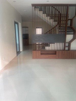 ở cực sướng. bán nhà đại thành quốc oai. 97m2 x 3 tầng, mt 6,6m giá chỉ 6,8 tỷ. như biệt thự, ô tô.