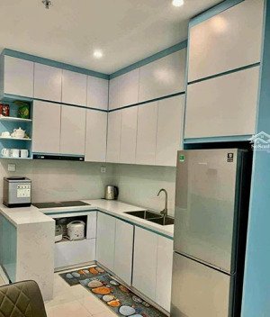 cho thuê gấp căn 2 ngủ 55m2 tòa s403 nhà đẹp giá 10tr vinhome smart city