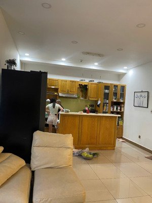 cần bán ch era town quận 7. 145m2 view sông, đầy đủ nội thất. giá 4,5 tỷ