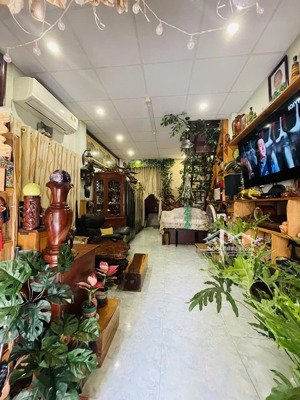 (giá tốt) nhà 2 tầng đất thánh phường tân hòa - hxh đỗ cửa - full nội thất gỗ - 36m2 shr - 4.8 tỷ