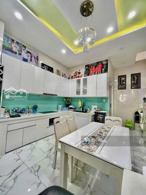 nhà 3 tầng mới! 4x17 nguyễn hồng đào khu bàu cát chỉ 11.9ty hdt 23tr