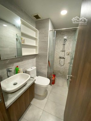 nhanh tay chủ cho thuê căn hộ cc kingston, phú nhuận dt 65m2 2pn giá tốt 15tr/th. lh: 