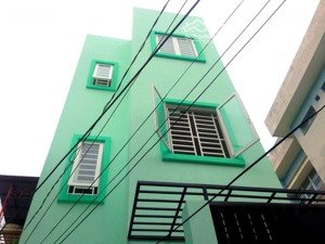 cần cho thuê nhà trung tâm 3 lầu 3 phòng ngủ hẻm hòa hưng, giá rẻ