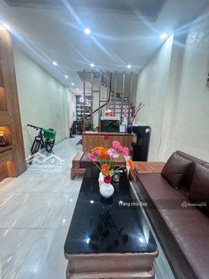 hơn 8tỷ! bán gấp nhà 40mx5 tầng mỹ đình 1 từ liêm, ngõ nông rộng gần 3m, 40m ra ô tô.