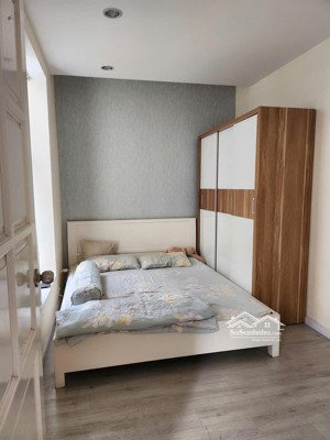 cho thuê căn hộ chung cư sky garden 2 phòng ngủ giá 12 triệu