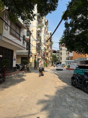 chính chủ đăng tin:bán nhà ngõ 61 phùng chí kiên,56m2,4 tầng mặt ngõ 3 ôtô tránh-kinh doanh-20,2tỷ