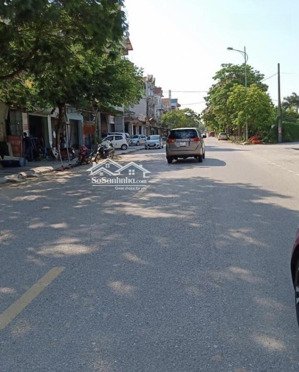 chỉ hơn 3tỷ giá siêu tốt
sẵn nhà tầng thiết kế thông minh- đường oto đỗ cửa