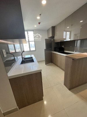 cho thuê scenic valley 2.thiết kế 2 phòng ngủ