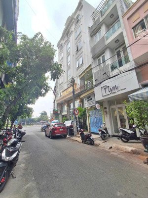 bán nhà hoa hồng- phú nhuận, 5 tầng, 50m2, 18 tỷ tl