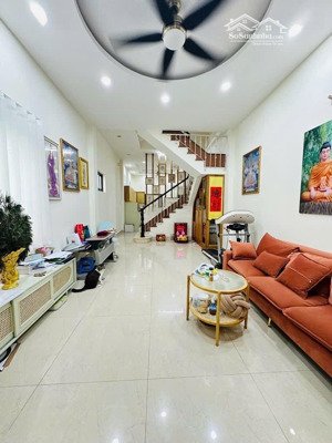 chuyên nhà đẹp trung tâm huỳnh văn bánh, phú nhuận, dt 4x19m, 4 tầng, 5 pn, nhiều tiện ích, 9,9 tỉ