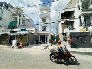 bán đất gần metro -ngã tư thù đức -kdc vip- ngang 5,5m - hxh - dt : 103m2 giá 6 tỷ nhỉnh