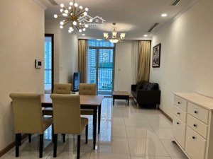 căn hộ 1pn tầng trung, nội thất hiện đại, trang nhã, nằm ngay trung tâm, dễ dàng kết nối tiện ích