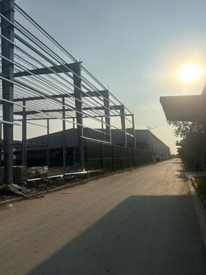 cho thuê nhà xưởng, kho bãi tại khu vực ( yên mỹ cũ ) tỉnh hưng yên. cách kcn phố nối 3km