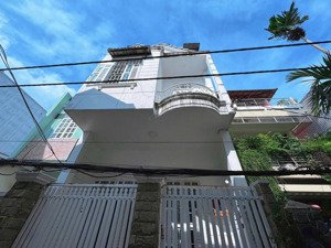 bán gấp nhà 2.5 tầng, vị trí đẹp, sổ đẹp, đủ công năng, thông đường đống đa, giá tốt