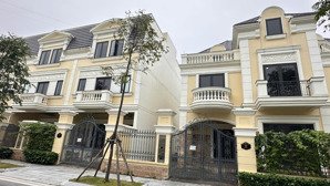 hàng chủ đầu tư bán biệt thự song lập rộng 177m2 diện tích xây dựng 377m2 giá tốt hướng đông nam