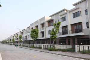 chính chủ bán shophouse 120 m2 giá chỉ nhỉnh 10 tỷ, đô thị chuẩn singapore, nhiều tiện ích,sổ hồng