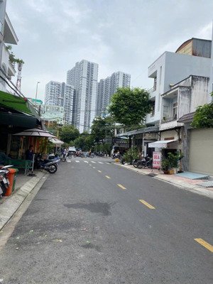 mt cư xá phú lâm d (dt khủng : 8*14m, 2 lầu cũ), 50m ra bình phú, quận 6, chỉ : 18 tỷ tl.