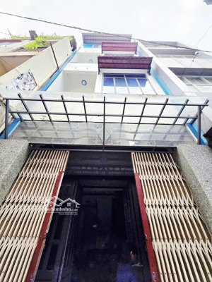 chính chủ chuyển công tác cần bán nhà sổ hồng riêng, 4 tầng tại quận trung tâm thành phố (quận 10)