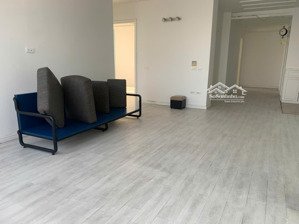 cho thuê ch euro window trần duy hưng 198m, 3 ngủ, cơ bản để ở hoặc văn phòng.lh 