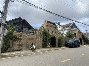 bán biệt thự nghỉ dưỡng độc đáo nhất thành phố đà lạt