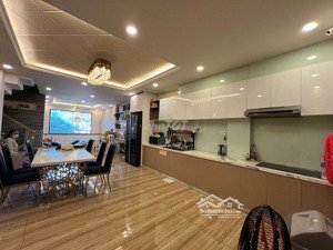 hẻm nhựa 7m bà hom ( 4 * 10 ) 4 lầu 5.9 tỷ - xe tải đậu đổ thoải mái