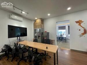 Cho thuê Văn Phòng tiêu chuẩn view Hồ thoáng tại Phố Hoàng Cầu, Đống Đa, Hà Nội