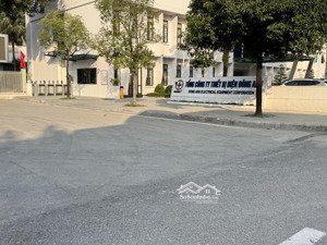 bán gấp trước tết! nhà đẹp 4 tầng ở ngay,thị trấn đông anh, 70m2 kinh doanh bất chấp hơn 9 tỷ.