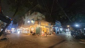 góc 2 mt hiếm, hẻm 10m đối diện công viên. dt 12mx18m| 200m2. nhà c4 đang cho thuê 30 triệu/ tháng