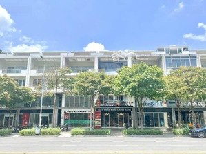 cho thuê cặp căn nhà phố sala dt: 1400m2 giá 420 triệu/tháng